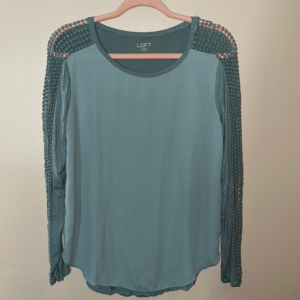 Loft Blue Eyelet Sleeve‎ Top | Medium